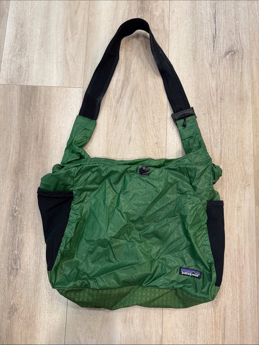 Patagonia 1st Gen Lightweight Travel Courier Crossbody Green 48810S7 Outdoor Bag